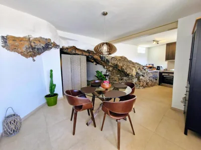 Unique house with cave by the sea with private terrace — 写真 10
