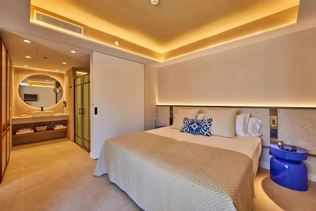 Suite Familiar (2 adultos + 2 niños) — Universal Grand León & Spa