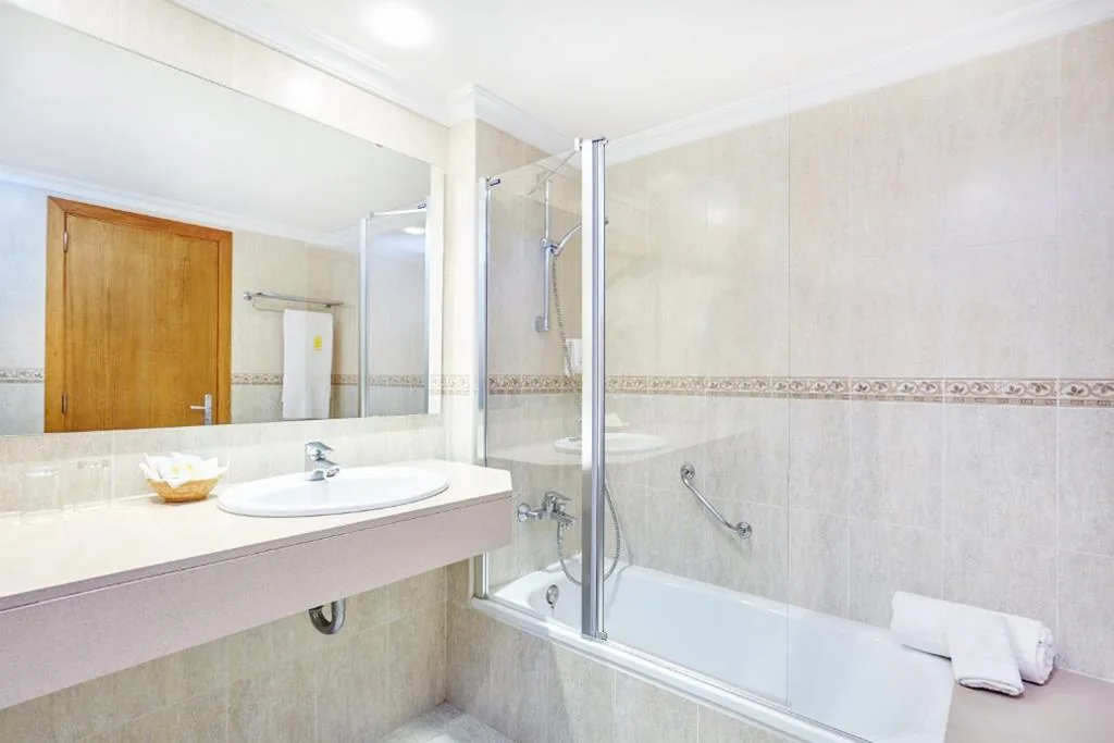 Habitación Doble Económica — Universal Hotel Castell Royal