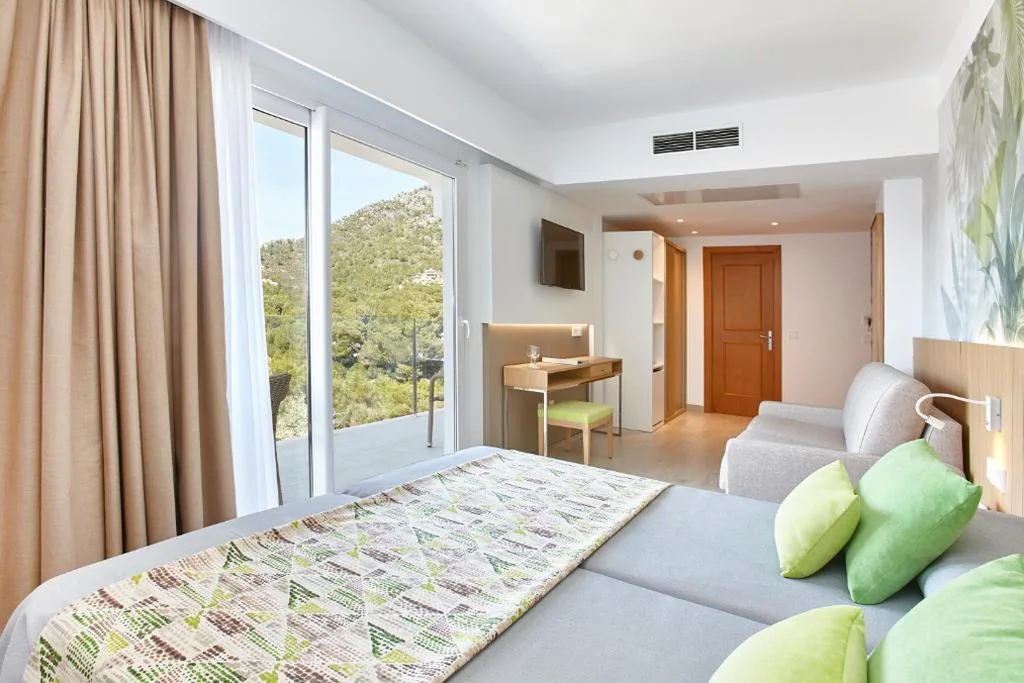 Habitación Familiar — Universal Hotel Castell Royal