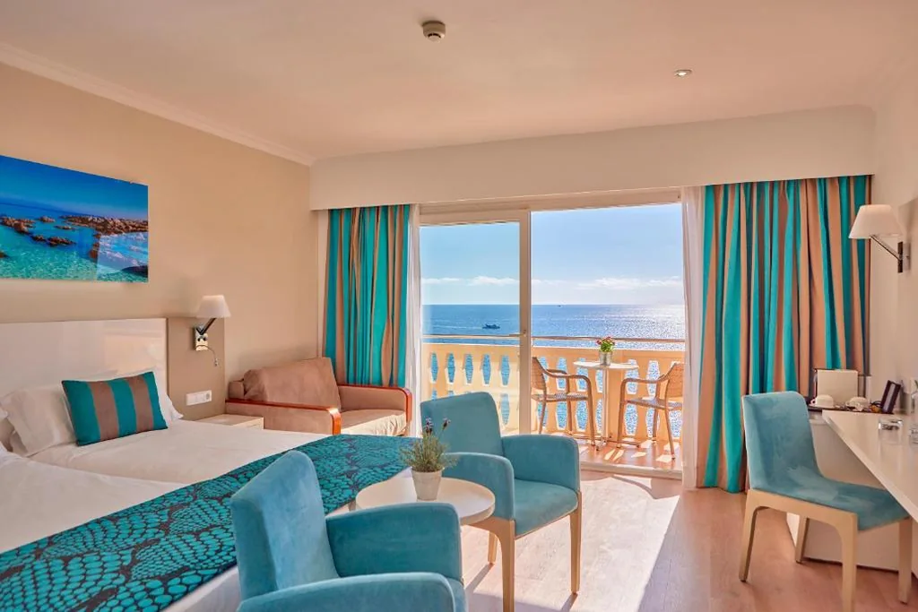Superior-Doppelzimmer mit Meerblick – 2 Betten — Universal Hotel Lido Park & Spa