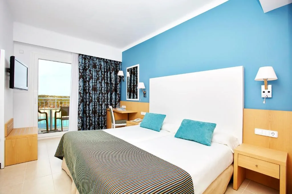 Habitación Doble con vistas al mar - 2 camas — Universal Hotel Marqués