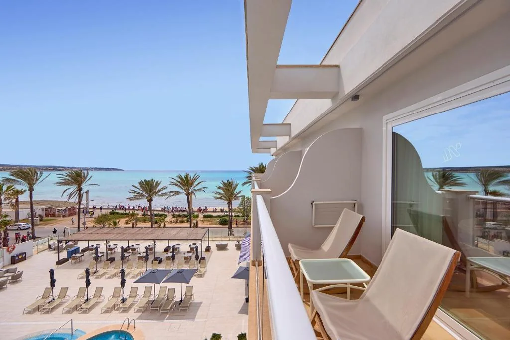 Camera doppia con vista laterale sul mare — Universal Hotel Neptuno - Adults Only