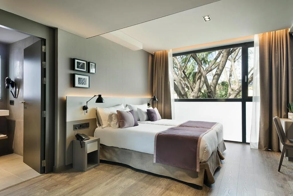 Chambre Double Supérieure — Upper Diagonal