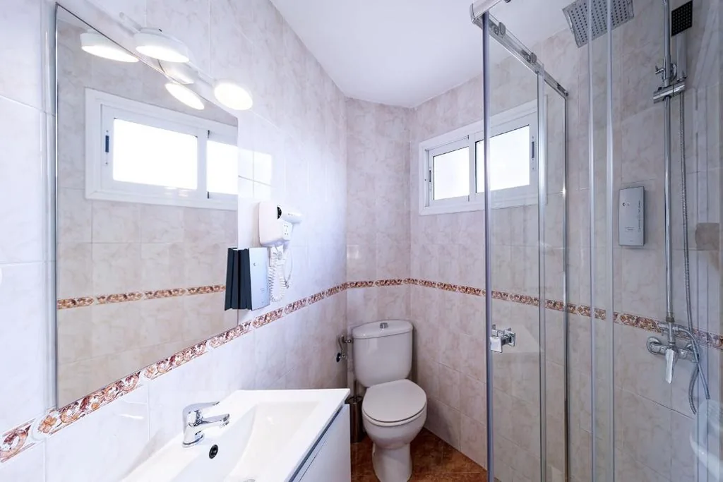 Doppelzimmer mit Balkon — Ura Hotels Boutique Gurea