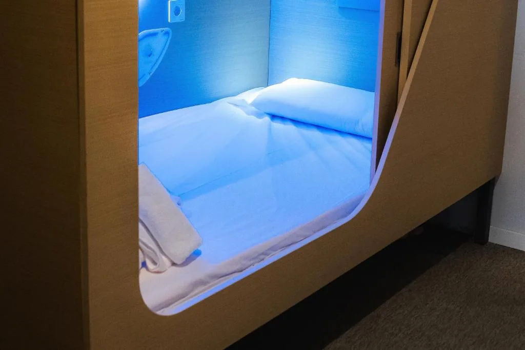 シングルカプセル — Urban Cube Hostel Granada