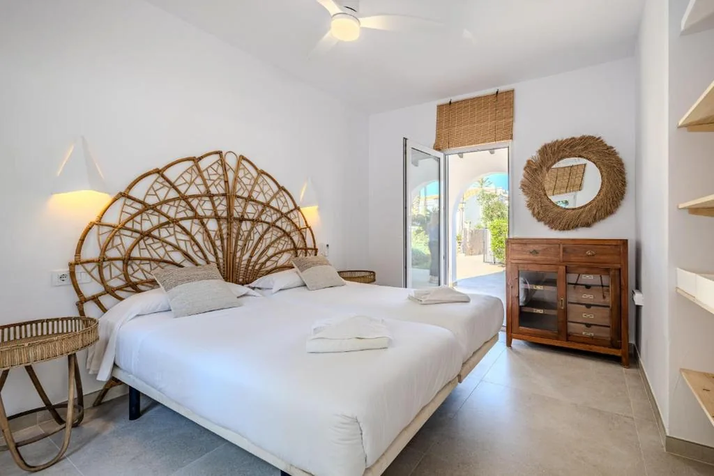 Urbanización El Oasis, 20 Villas en 1ª Línea Playa