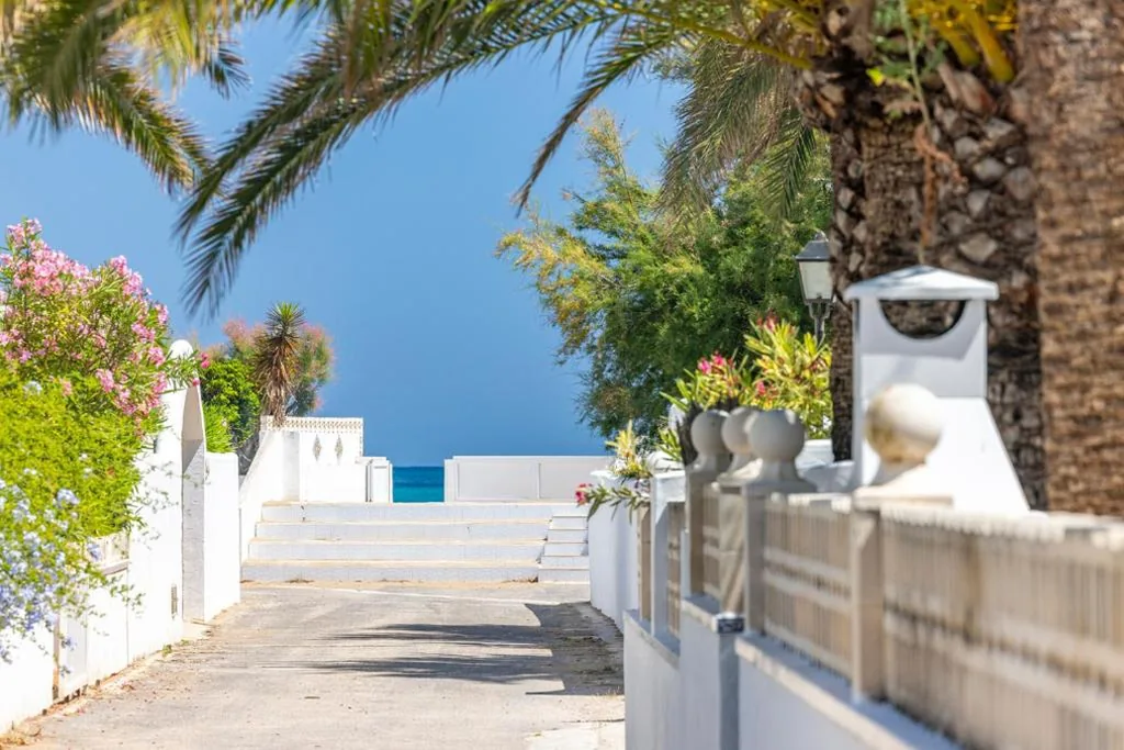 Vivenda Caballa com 1 quarto — Urbanización El Oasis, 20 Villas en 1ª Línea Playa