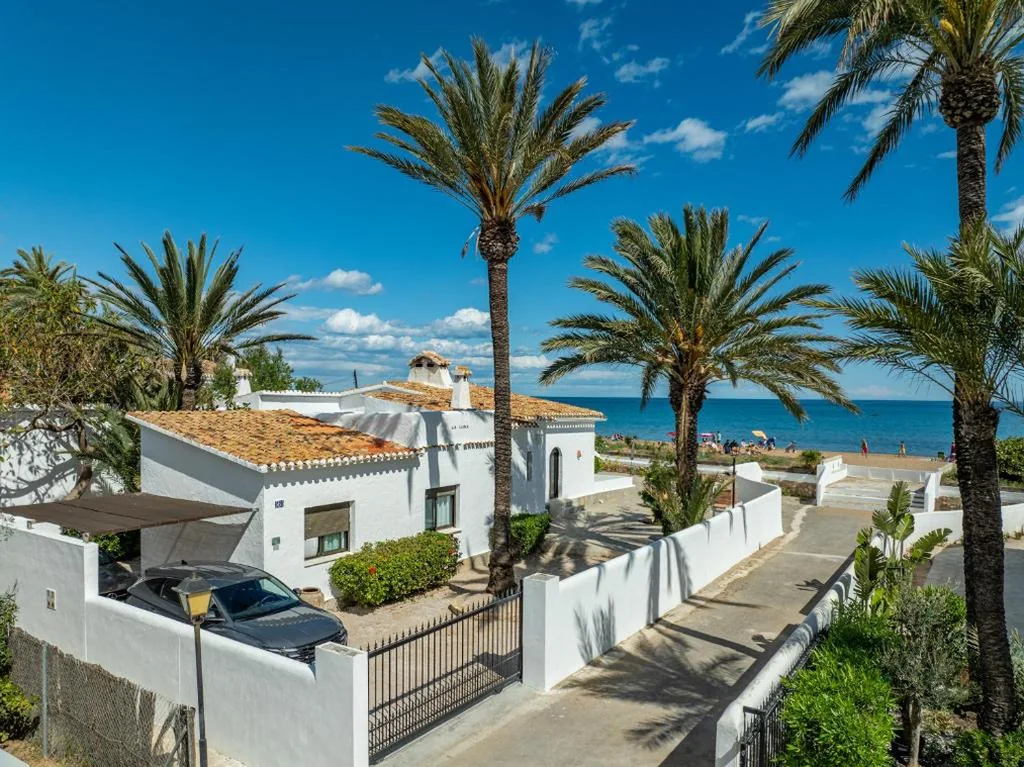 Vivenda Luna com 2 quartos — Urbanización El Oasis, 20 Villas en 1ª Línea Playa