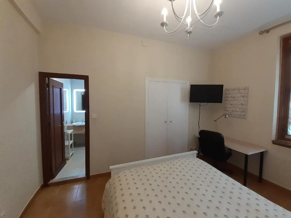 Chambre double avec salle de bains privative — Uría 25 rooms