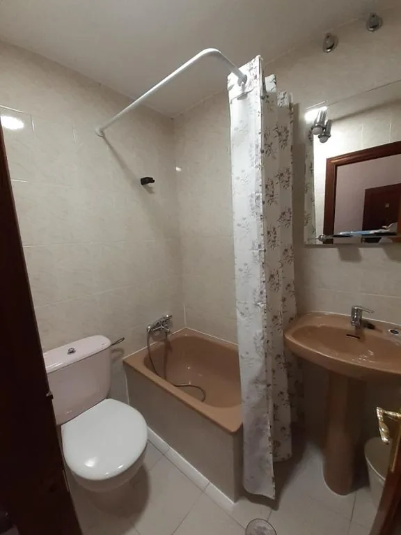 Chambre individuelle avec salle de bains privative — Uría 25 rooms