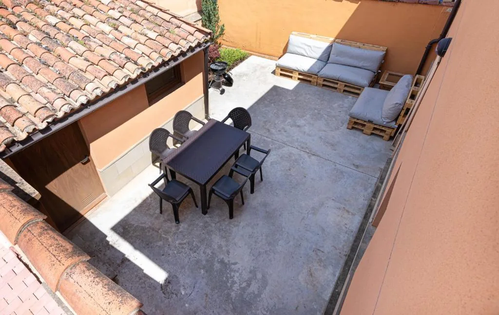 Maison de 3 chambres — URIBE-ENEA Casa sola con amplio patio en Elciego con visita a bodega, siempre sujeta a disponibilidad