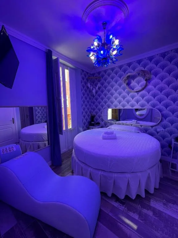 Habitación Doble Deluxe — Utopía Alicante - Hotel Boutique para adultos