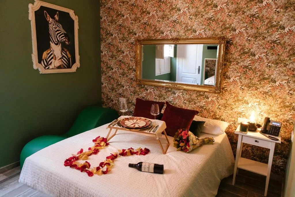 Habitación Doble Deluxe — Utopía Alicante - Hotel Boutique para adultos