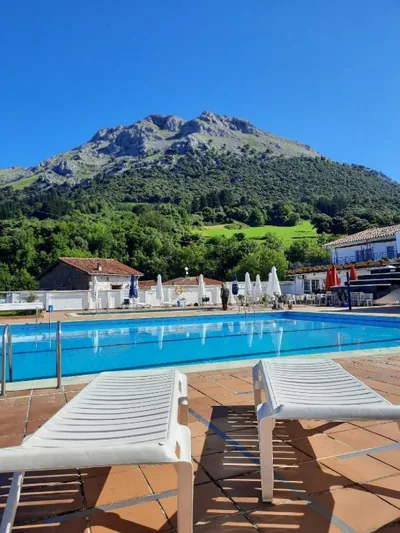 Uxarte -Alojamiento, restaurante y piscinas — Foto 6