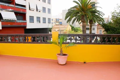 Vacaciones tierra y mar Casa en el centro con patio y terraza — foto 7