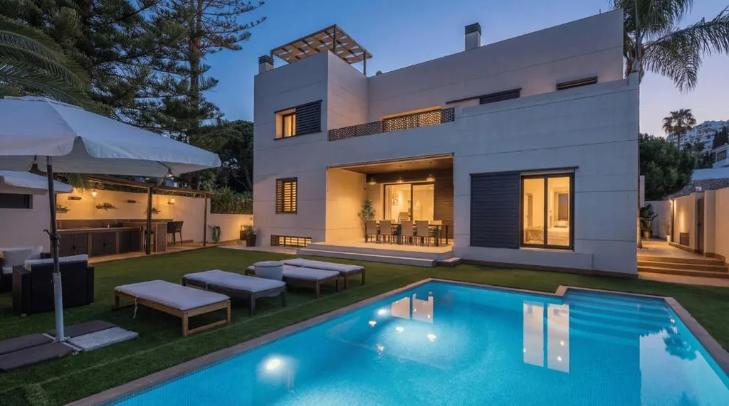 Villa — VACATION MARBELLA I Villa Riviera Del Sol, Private Pool, Jacuzzi, Sauna, Gym, Cinema, Billiard, Walking Distance to the Beach