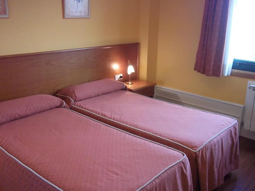 Doppelzimmer – 1 oder 2 Betten — Val de Serantes