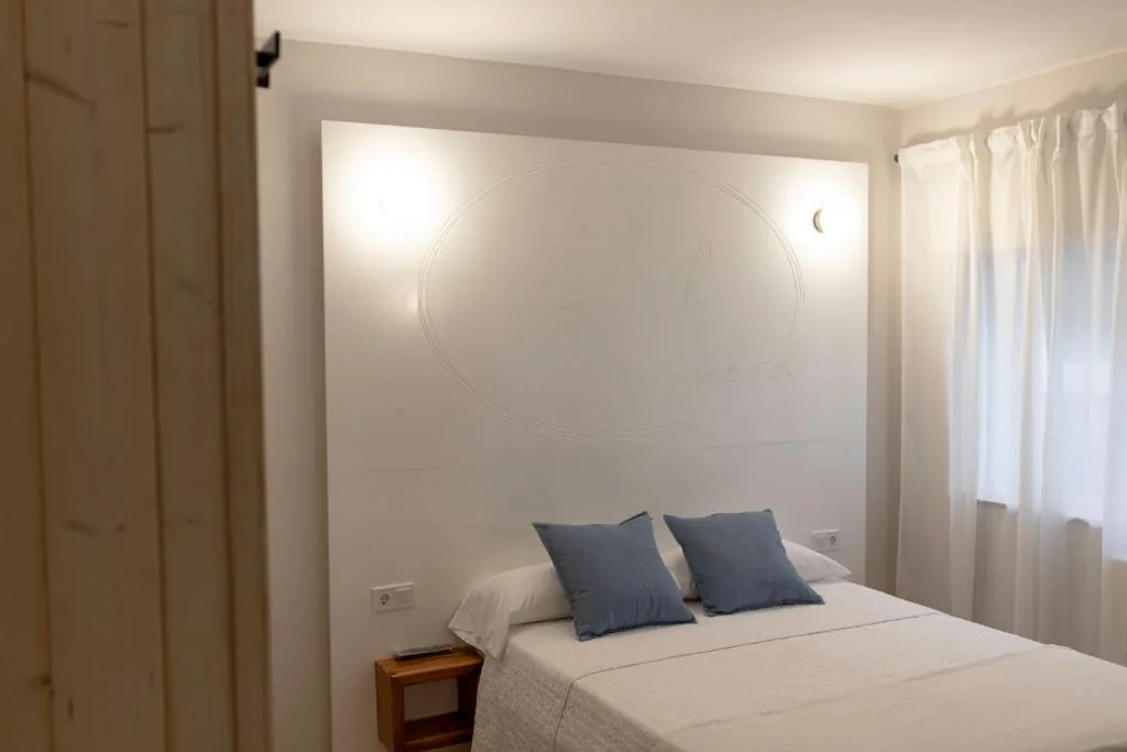 Familienzimmer mit Badewanne — Valbanera