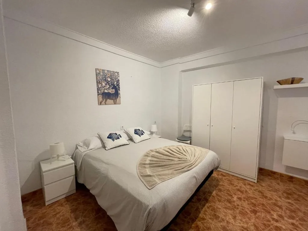 Appartamento con 3 camere da letto — Valencia Centro andando y Playa malvarrosa tranvía