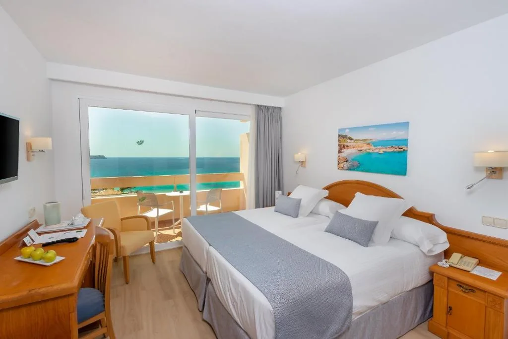Superior Double Room with Sea View and Balcony — Valentin Reina Paguera - Adults Only