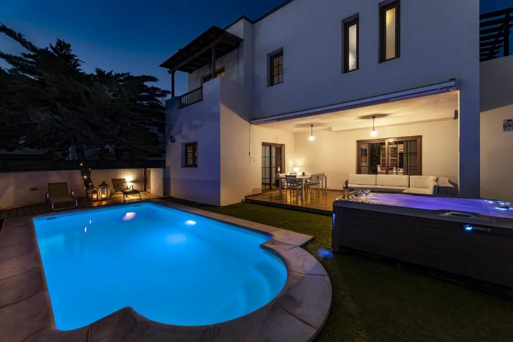 Villa Deluxe — Valentina Villa Private Pool Garden