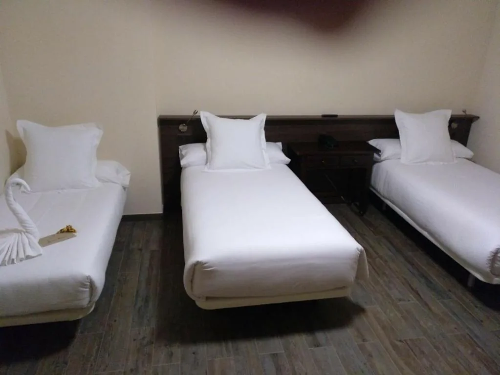 Dreibettzimmer — Valle Del Eria Hotel
