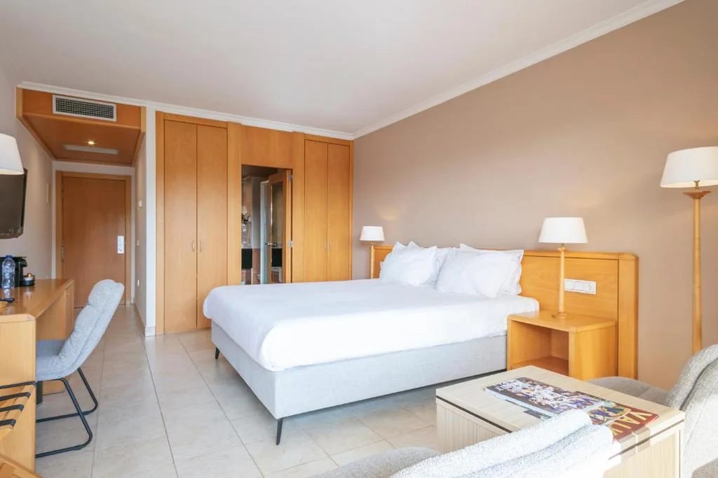Habitación Doble con terraza - 2 camas — Van der Valk Hotel Barcarola