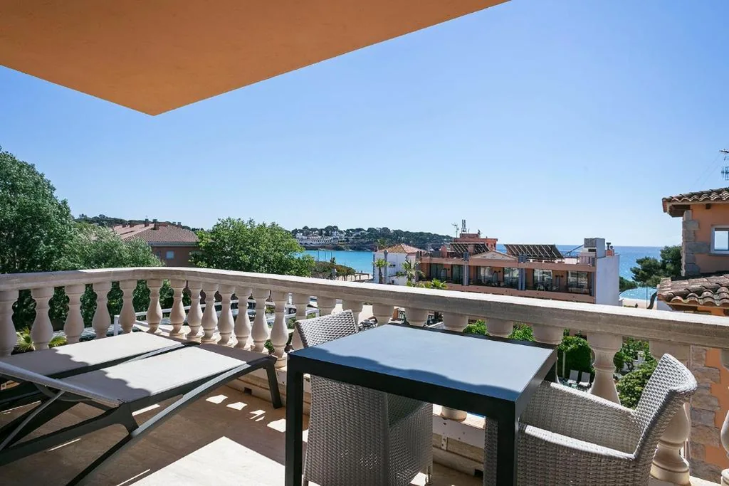 Habitación Doble con vistas a la piscina - Sin ascensor — Van der Valk Hotel Barcarola