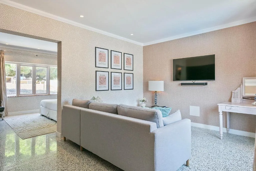 Suite Junior con vistas a la piscina — Van der Valk Hotel Barcarola
