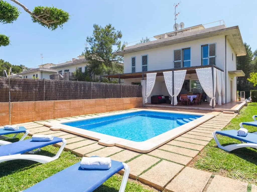 Villa mit privatem Pool — Vaumera f