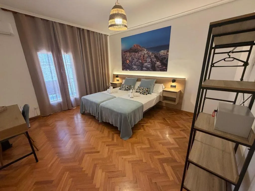 Camera doppia con bagno in comune — Ventura Junior