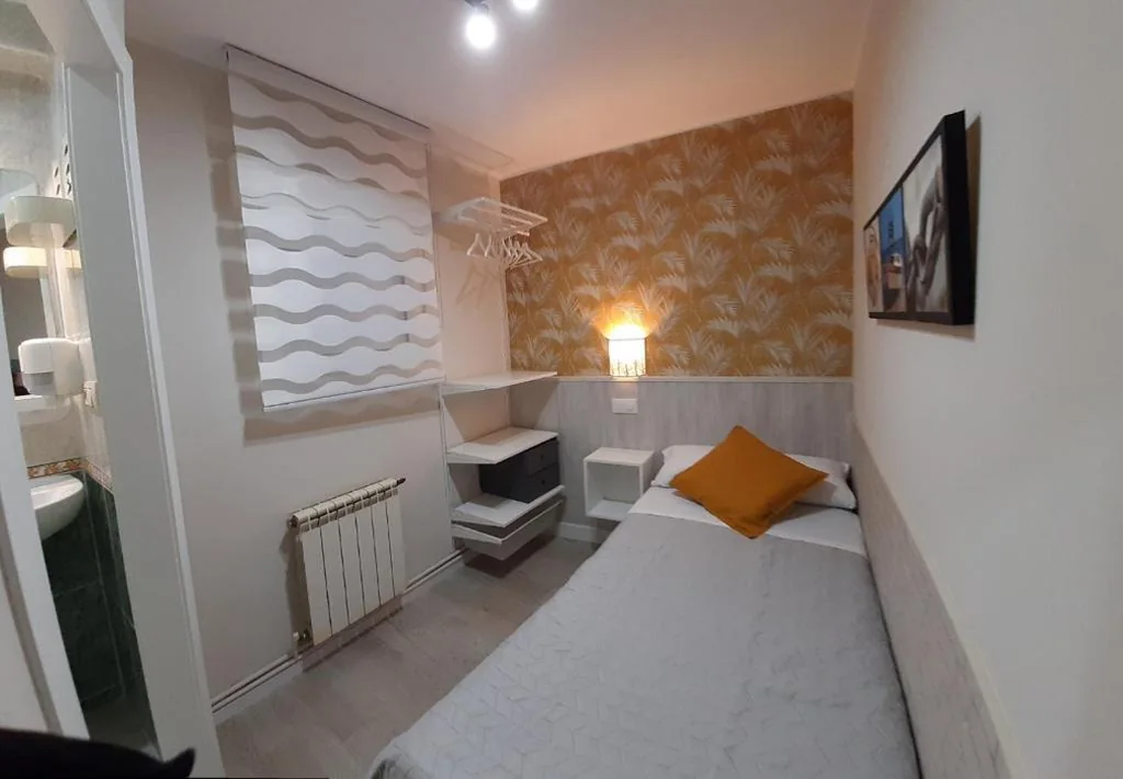 Economy Single Room — Verdemar Rooms