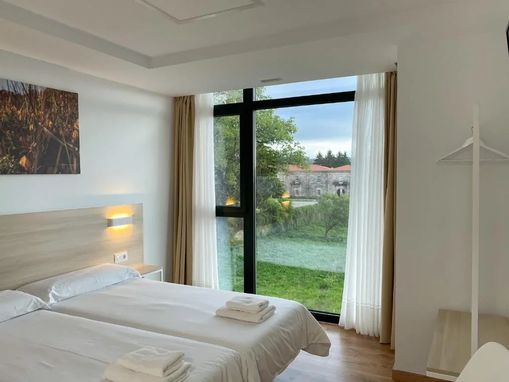 Tweepersoonskamer met eigen badkamer - 2 bedden — Vía Sacra