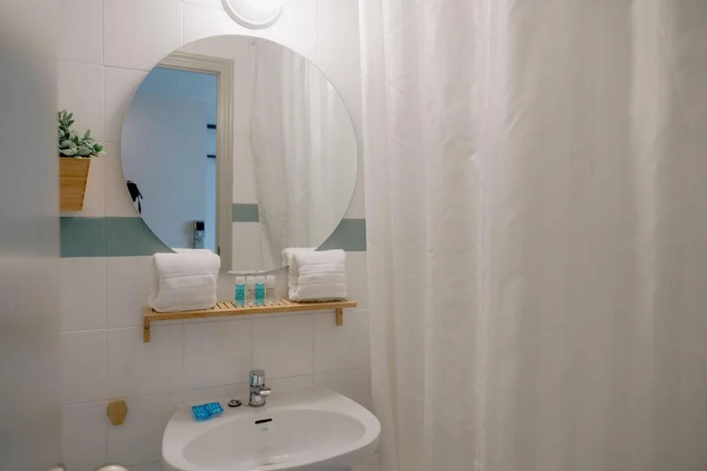 Standard Twin Room — Vicente Home
