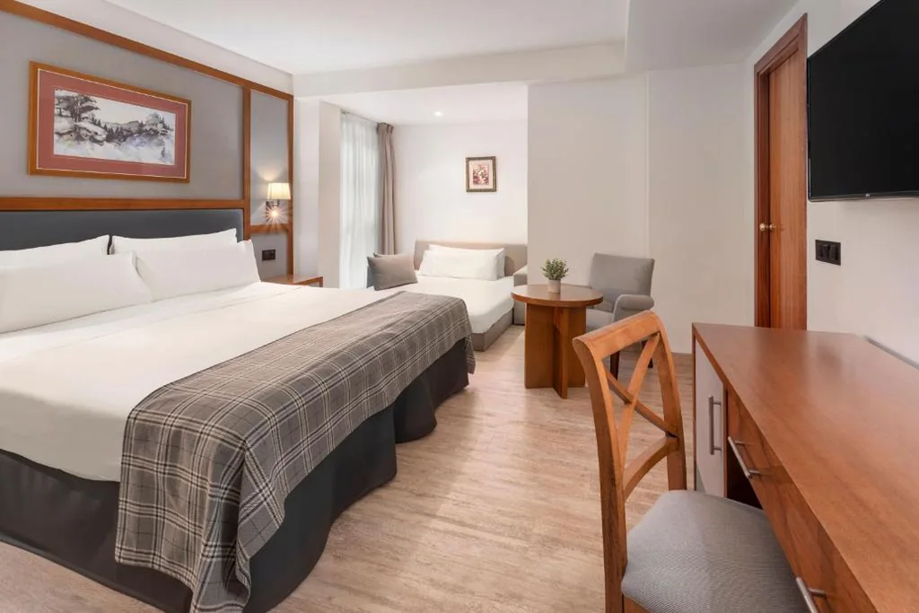 Habitación Triple — Vielha Val d'Arán, Affiliated by Meliá Hotel
