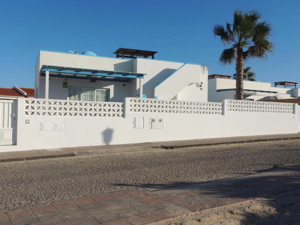 Villa con 2 camere da letto — View , Beach House , by MAHBOVILLAS