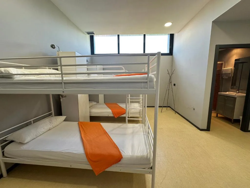 Camera familiare con bagno privato — Vigo Beds & Rooms