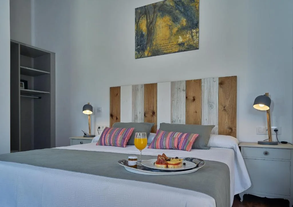 Deluxe Double Room with Balcony — Vila Alaró TI