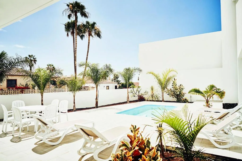 デラックスヴィラ — VILA AMALIE - 3BDR+3 BATH in Amarilla Golf