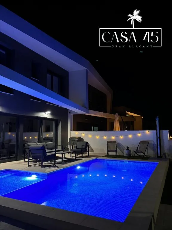 Villa de 3 dormitorios — VILLA 45 Gran Alacant ,Alicante , Swimming Pool ,