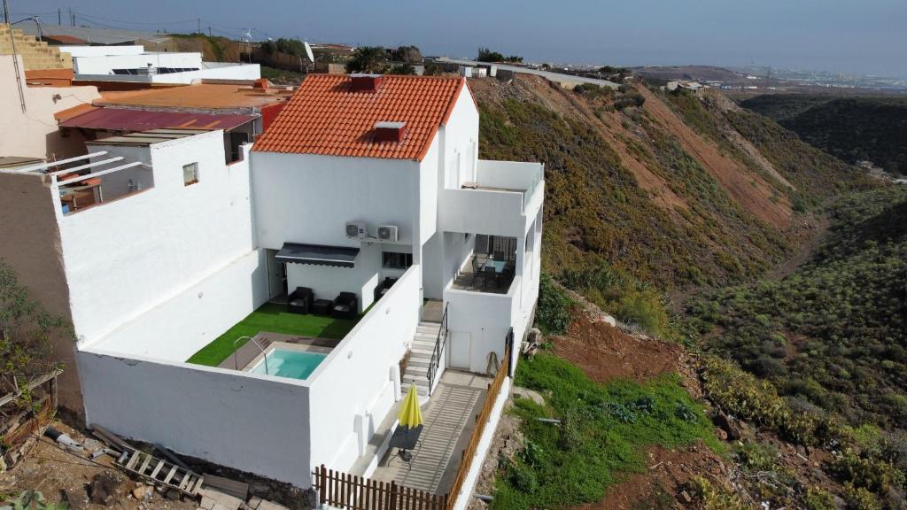 Villa Adrián