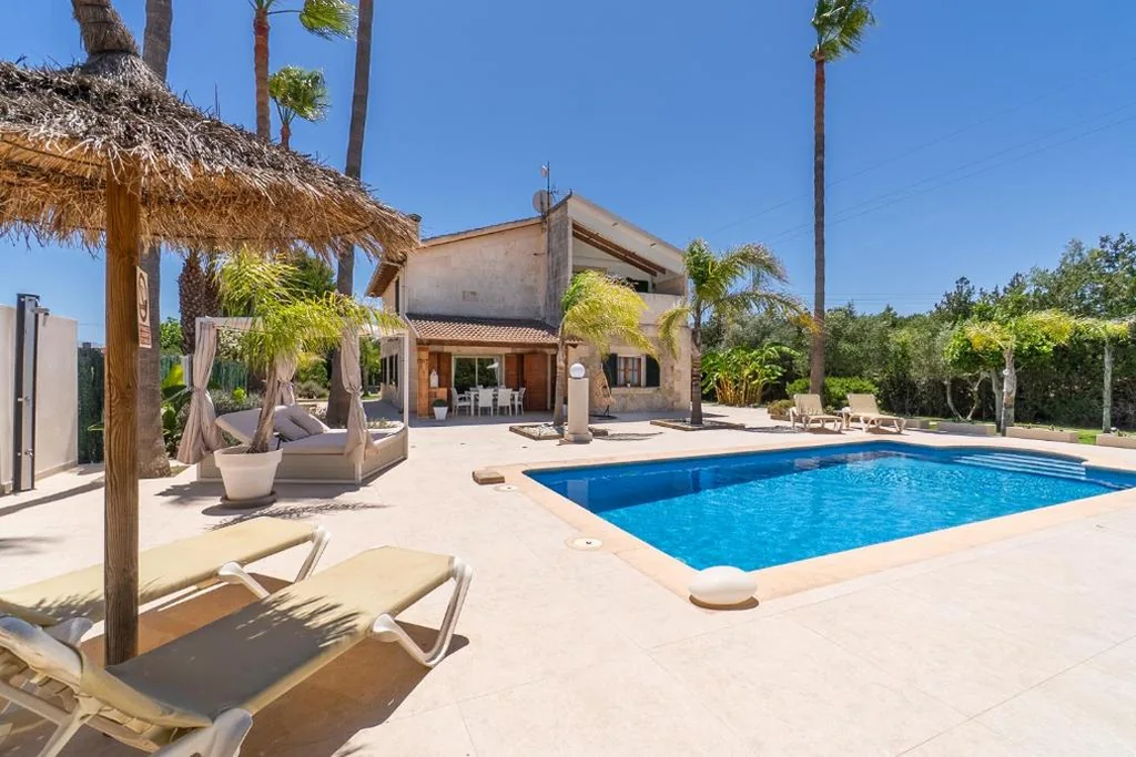 Villa — Villa Agueda