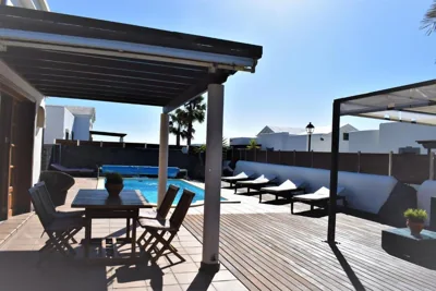 VILLA ALAI Piscina climatizada privada y pérgola chill out — Foto 12