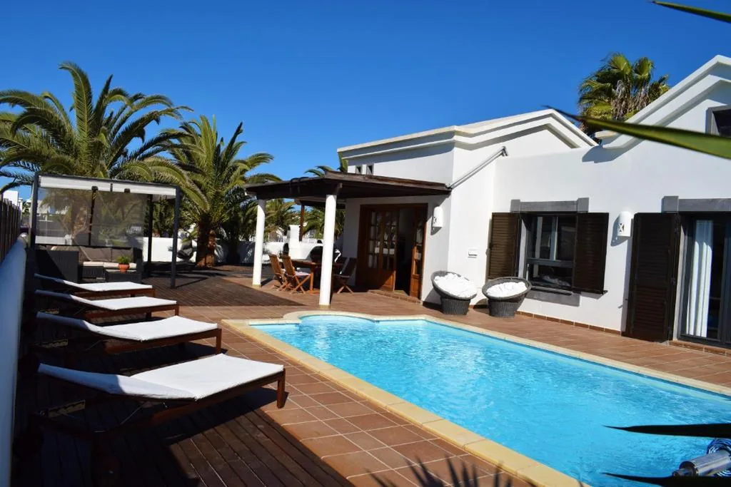 Villa — VILLA ALAI Piscina climatizada privada y pérgola chill out