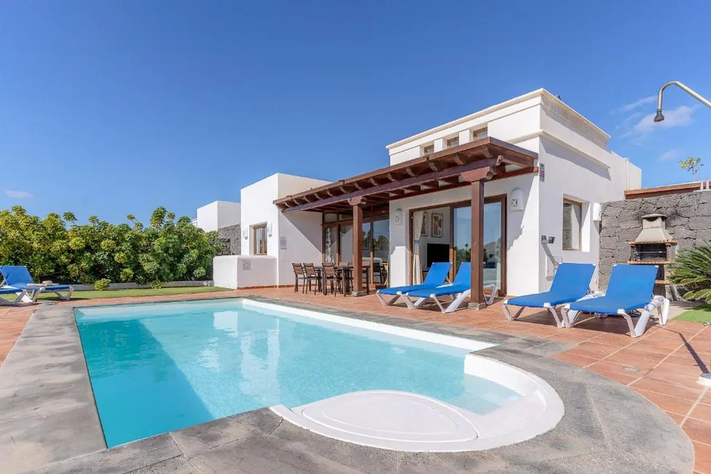 Villa — Villa Alba