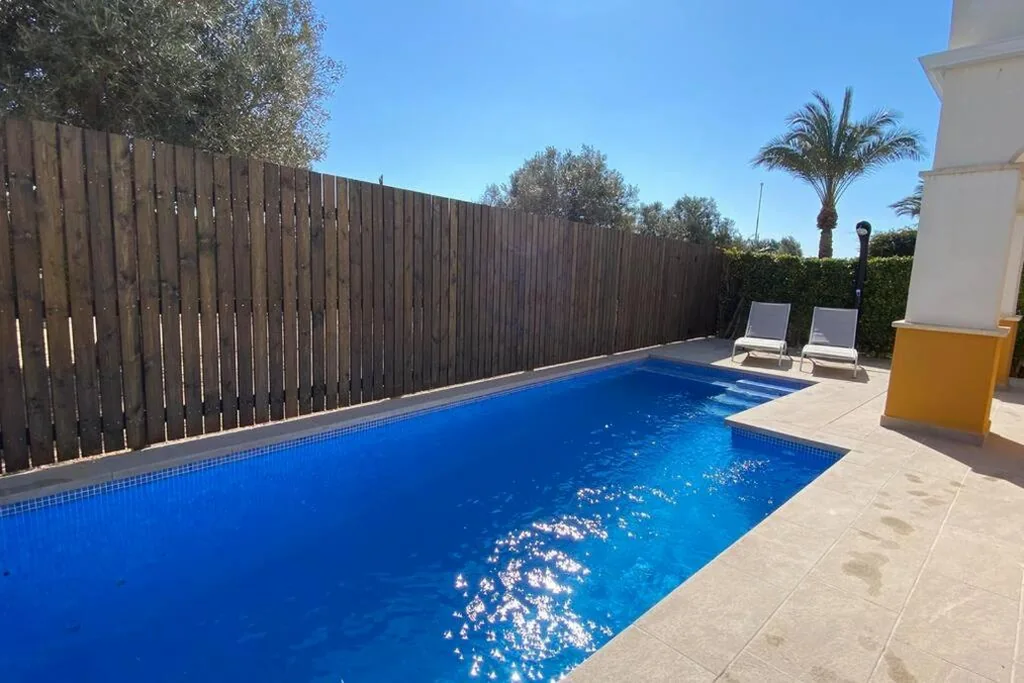 Villa mit 2 Schlafzimmern — Villa Alegre, Mar Menor Golf - 2 beds - 2 baths - private heated pool - solarium - family friendly