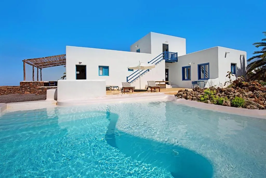 Villa de 4 chambres — Villa Alfonso NEW, with local traditional style