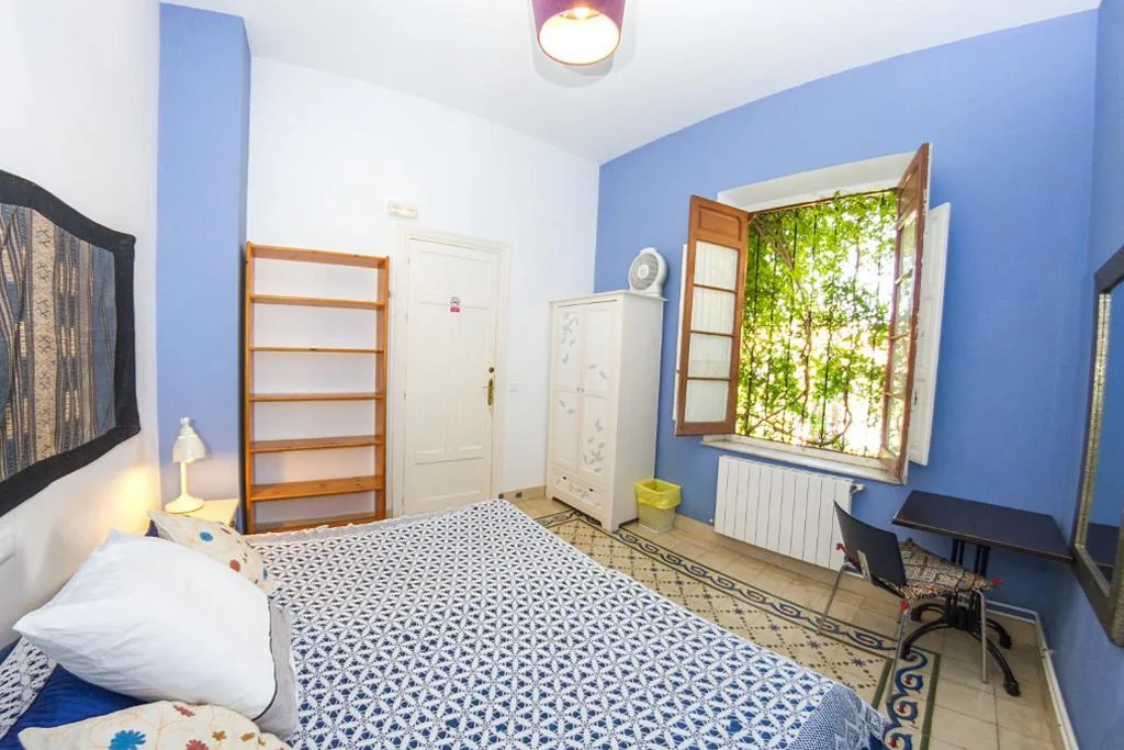 Habitación Doble con baño compartido — Villa Alicia Guest House