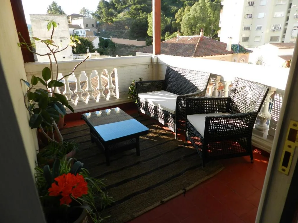 Habitación Doble con terraza y baño privado — Villa Alicia Guest House